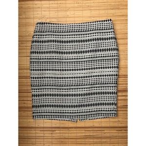 🔲🔳 Black & White Pencil Skirt // Classy Goodness